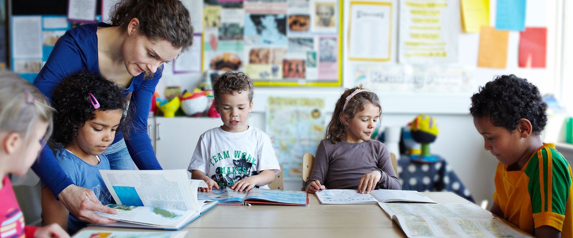 teacher with kindergarteners