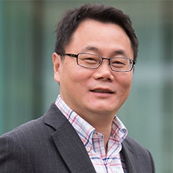 Yong Teng headshot