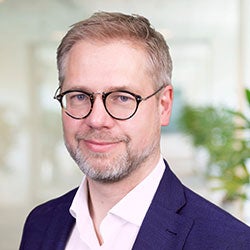 Sebastian Olbert, L.E.K. Consulting